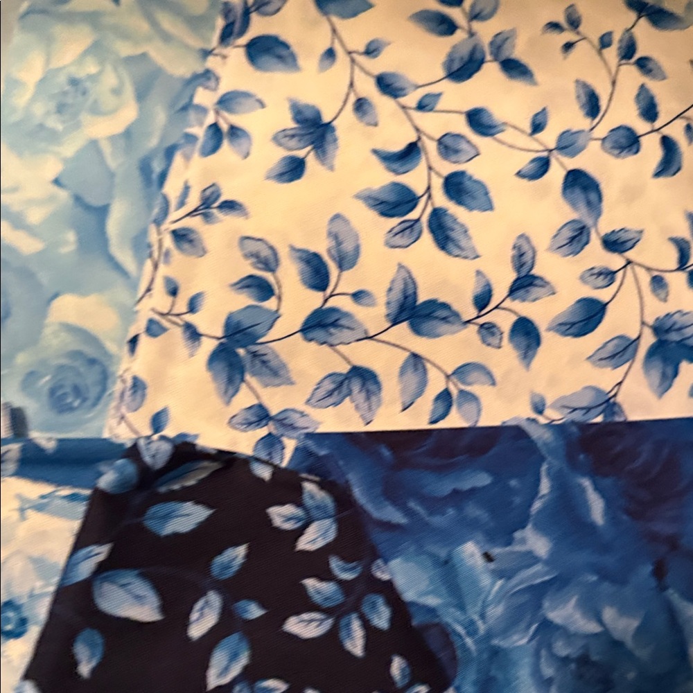 Timeless Treasures Bluebird Blue Blooms Quilt Kit - Blue 79.5” x 98.5” - Picture 7 of 12